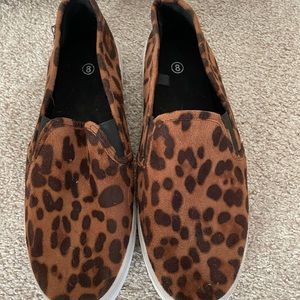 EUC cheetah print flats size 8